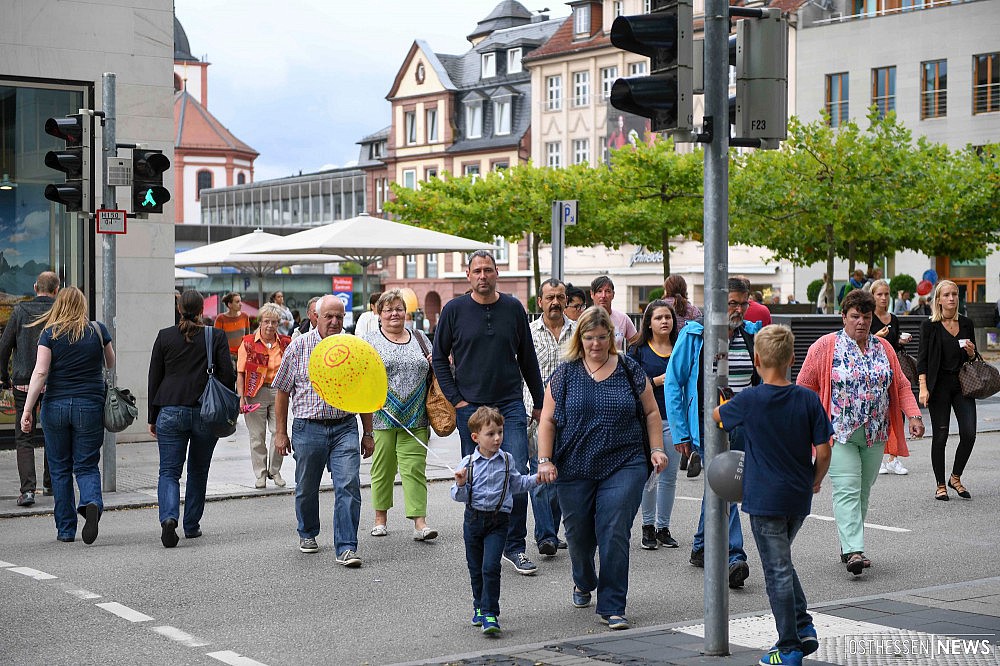 Verkaufsoffener Sonntag: Herbst- und Wintermode stark ...