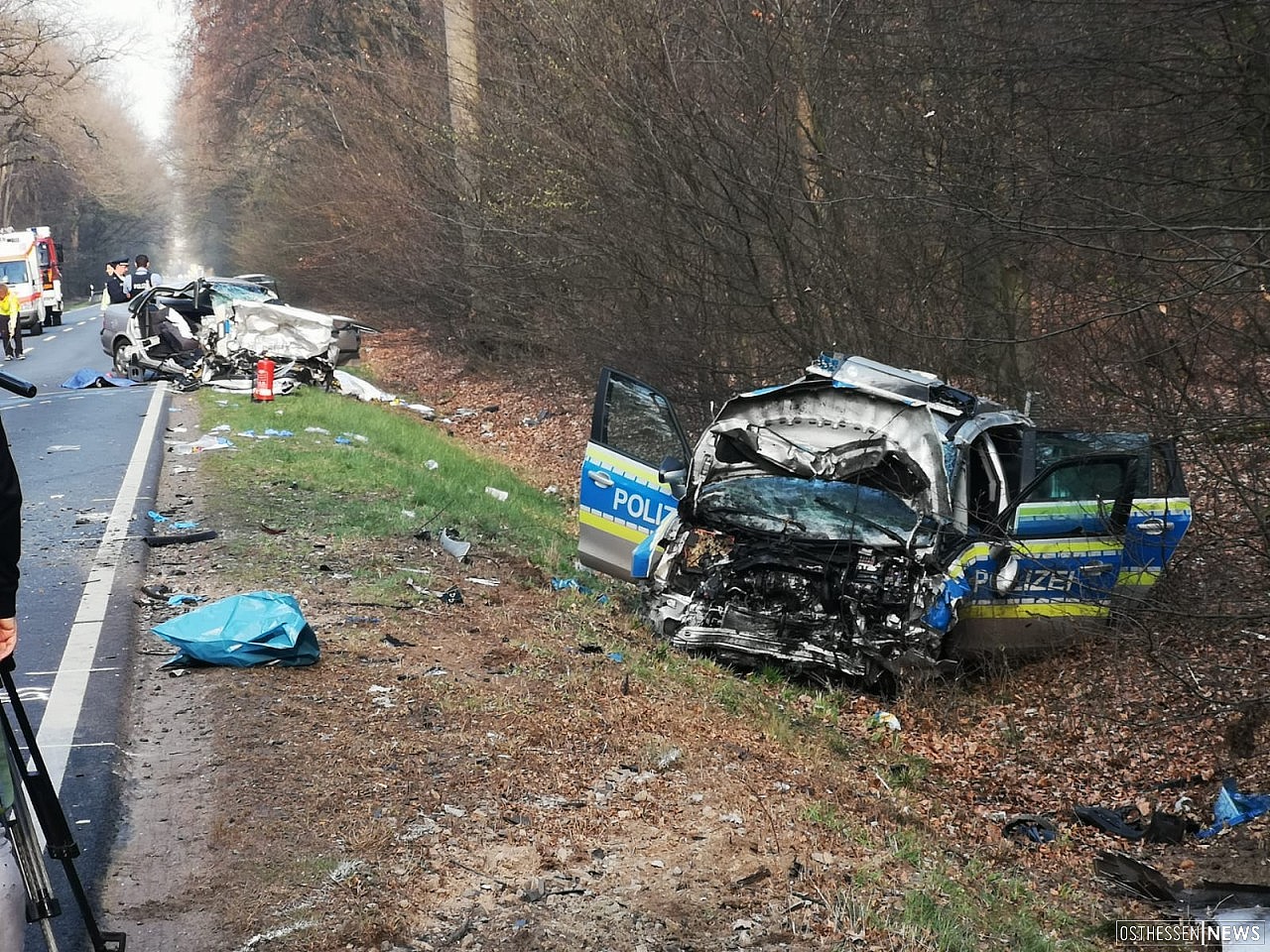 Schlimmer Unfall: Zwei Tote Und Drei Schwerverletzte Bei Crash Mit ...