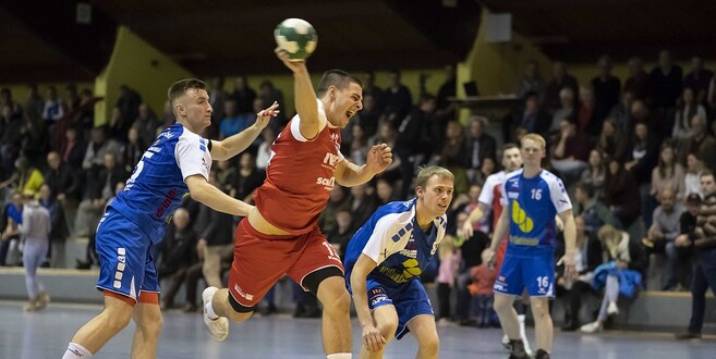 Im Anflug auf das Spitzenspiel: Dominik Malolepszy und die HSG Großenlüder/Hainzell gastieren beim TV Hersfeld.