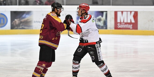 Michael Zizka (l.) und die Luchse Lauterbach stehen vor dem Klassenerhalt in der Regionalliga.