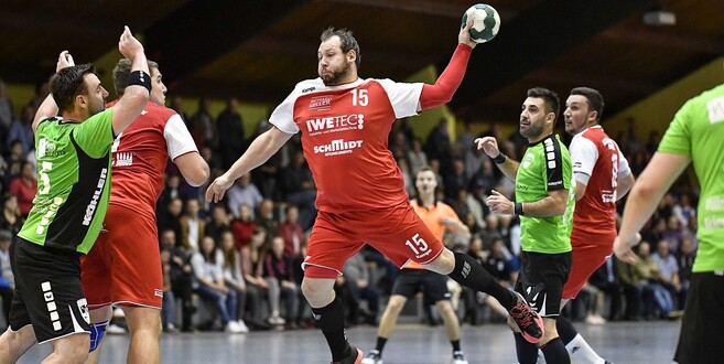 Im Anflug: Sebastian Peppler (am Ball) und die HSG Großenlüder/Hainzell pirschen sich an die oberen Plätze heran.