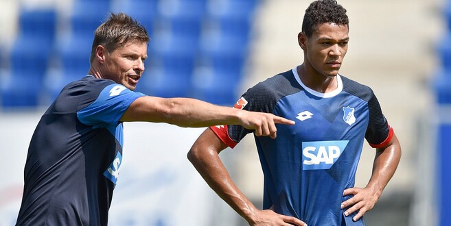 Cesar Thier hilft seinen Landsleuten bei der TSG 1899 Hoffenheim - zum Beispiel Joelinton (rechts)