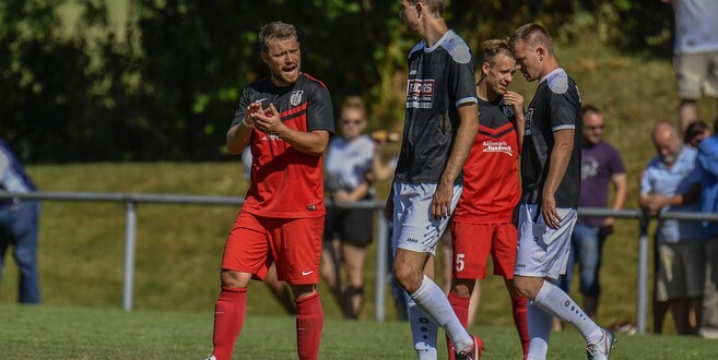 Robert Schorstein (l.) und die SG Ehrenberg wollen in die Verbandsliga aufsteigen