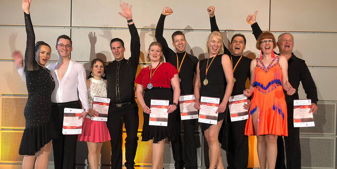 Die Tanzpaare der Tanzschule Philipp Conradi in Mannheim bei der deutschen Meisterschaft.