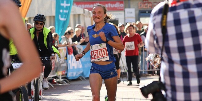 Die osthessische Läuferin Anna Hahner muss aufgrund eines T1 Ödems im Becken eine sechswöchige Zwangspause einlegen