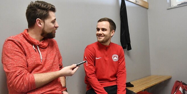 Im ON|Sport-Kabinengespräch spricht Künzells Patrick Jacobi (r.) mit Tobias Herrling über seine Ziele für die Restrunde.