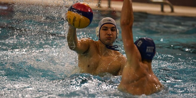 Leon Schmitt (am Ball) und die Wasserfreunde Fulda haben den Einzug in die zweite Runde des SSV-Pokals verpasst.