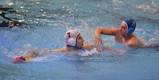 Leon Schmitt (l.) und die Wasserfreunde unterlagen in Neustadt deutlich