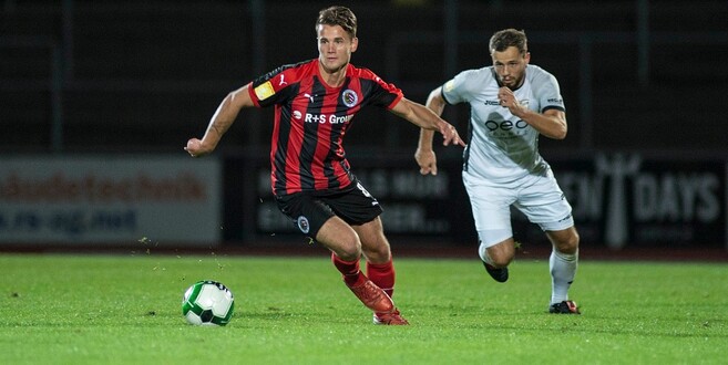 Zieht über den Sommer hinaus die Fäden bei Borussia Fulda: Spielmacher Leon Pomnitz (am Ball).