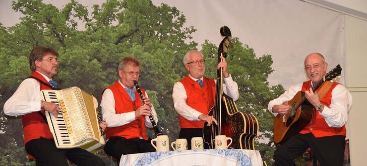 Die TVG-Kapelle unter der Leitung von Gerald Bock begeisterte mit ihrer musikalischen Überraschung