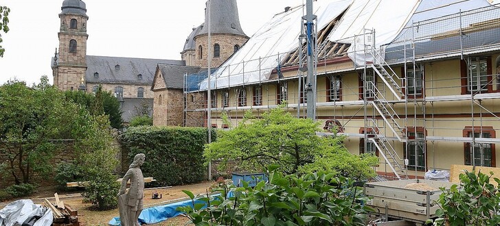 Vom Dach bis zur Außenmauer standen vielfältige Sanierungsarbeiten am Bischofshaus an