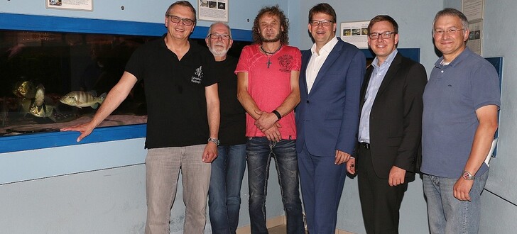 (m.) Oberbürgermeister Dr. Heiko Wingenfeld und der Erste Kreisbeigeordnete des Landkreise Frederik Schmitt kamen zur Eröffnung des Aquariums