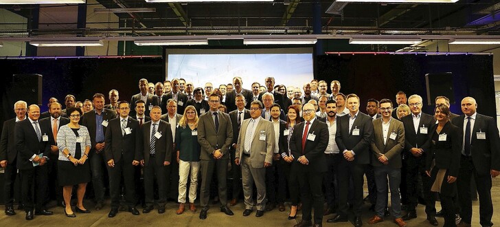 Volles Haus bei Asteelflash in Bad Hersfeld zum Grand Opening der neuen Produktionshalle.