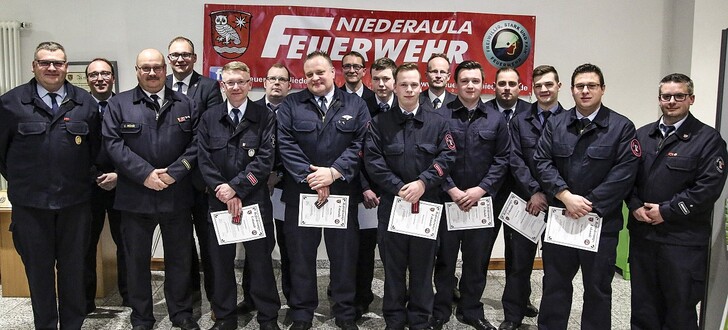 Zahlreiche Beförderungen wurden bei der Jahreshauptversammlung der Freiwilligen Feuerwehr NIederaula ausgesprochen