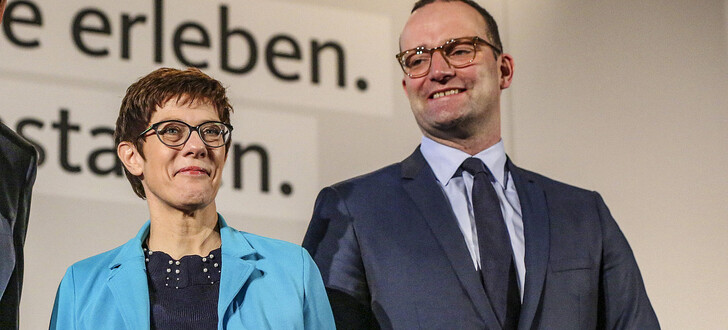"Mach Du das" - vielleicht denkt dies Gesundheitsminister Jens Spahn. Nicht er sondern Annegret Kramp-Karrenbauer (AKK) soll zur neuen Verteidigungsministerin ernannt werden