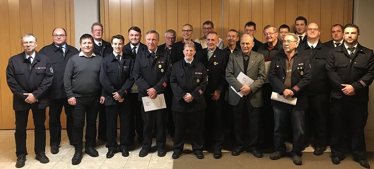 Die geehrten und Beförderten der Freiwilligen Feuerwehr Bad Hersfeld-Fuldatal
