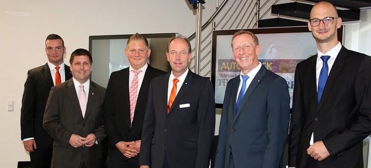 Vertrauen auf neue Technologien (v.li.): Markus Klinger, Bürgermeister Thomas Fehling, Christian Anschütz, Hartmut Apel, Hans-Georg Germeroth und Oliver Woschek.