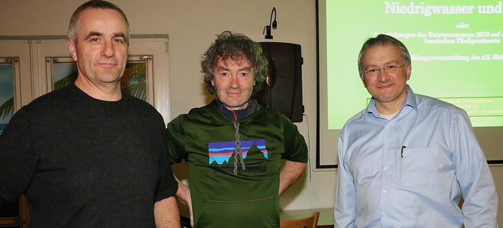 Ranger Joachim Walter vom Biosphärenreservat Rhön mit dem bekannten Biologen Christoph Dümpelmann und Sven Haustein von den Fuldaer „Scalaren“ (v.l.).