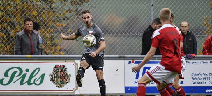 Julius Brehl (l.) sorgte für den entscheidenden Treffer zur Aufstiegsrunde