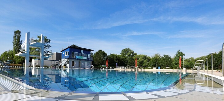 Die Badegäste können kommen; das Freibad Rosenau ist gerüstet