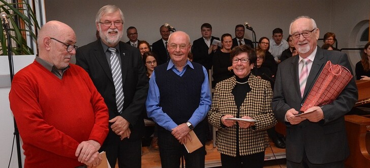Aus langjährigem Dienst verabschiedet: Manfred Waider, Agnes Noll, Ewald Ballmaier und Diakon Helmut Kimmling.