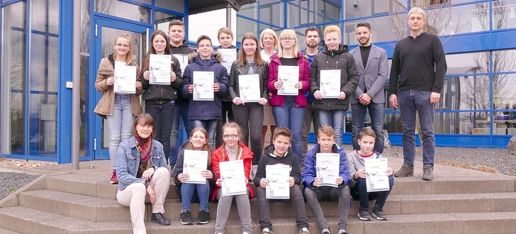 Dieses Jahr besuchten 13 Jungen und Mädchen den Eiterfelder Lackieranlagenbauer b+m surface systems GmbH und schauten hinter die Kulissen des international tätigen Hightech-Unternehmens.