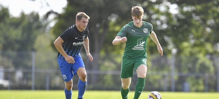 Blendend aufgelegt: Tim Stenger (r.) schoss drei Tore in Schwarzbach