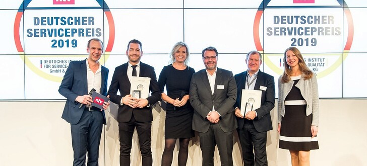 Beim "deutschen Servicpreis" erhielt die Firma Heurich, für ihre logo Getränkemärkte, einen Preis übergeben