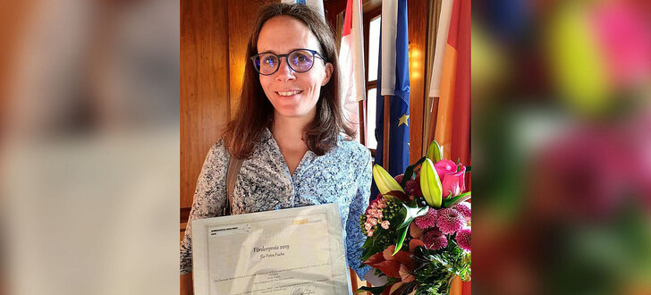 Erhielt den diesjährigen Förderpreis des Deutschen Berufsverbandes für Sozialarbeit e.V. (DBSH) und des Fachbereichstags Soziale Arbeit (FBTS): Petra Fuchs, Absolventin des berufsbegleitenden Studiengangs Soziale Arbeit (BASA-online) im Fachbereich Sozialwesen an der Hochschule Fulda.
