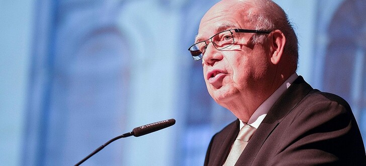 Der amtierende IHK-Präsident Bernhard Juchheim hört nach zehn Jahren an der Spitze des Wirtschaftsverbands auf.