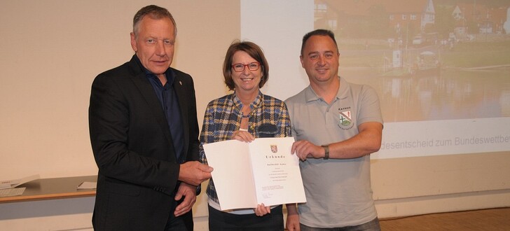 Die Teilnehmer aus Bad Hersfeld-Kathus mit Umweltministerin Priska Hinz (Mitte)