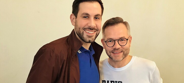 Heringens Bürgermeister Daniel Iliev (li.) und Bundestagsabgeordneter Michael Roth (SPD) freuen sich über die Förderung.