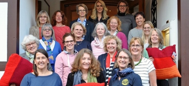 Soroptimist International Lauterbach-Vogelsberg mit der Vertreterin von „Ärzte ohne Grenzen“ und Friedenslöwen anlässlich der Spendenübergabe in Lauterbach