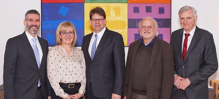 Von links: Referent Daniel Neumann, Ingeborg Kropp-Arend, OB Dr. Heiko Wingelfeld, Kulturamtschef Dr. Thomas Heiler und Gerhard Möller, Vorsitzender des Geschichtsvereins