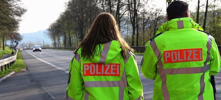 Geblitzt wird von 6 bis 22 Uhr, an 260 Stellen allein in Hessen. Dazu sind landesweit 700 Polizisten im Einsatz.