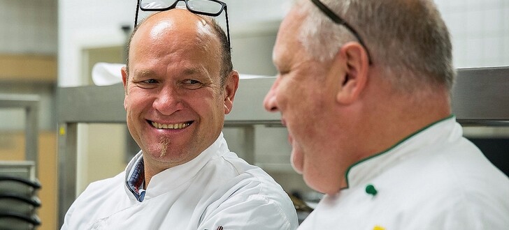 Fuldaer Haus-Küchenchef Andreas Rau (li.) ist neuer Vorsitzender der Wirtevereinigung Rhöner Charme.