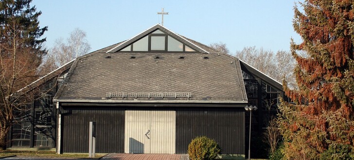 Auf dem Gelände der katholischen Kirche St. Wigbert im Bad Hersfelder Stadtteil Johannesberg könnte ein Pflegeheim errichtet werden.