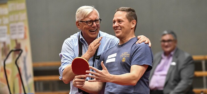 Spaß und "netzwerken" stand beim Arbeitgeber-Aktionstag "Unternehmen in Bewegung" im Vordergrund, hier mit TTC-Vizepräsident Claus-Dieter Schad (l.)