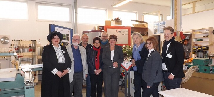 E. Mistretta (Vorstand), B. Lindner (Vorsitzender d. Vorstands), T. Leibold ( Bereichsleiter L&B), D. Bischof (AWO-Bezirksvorsitzende), J.Brehl (eh. Projektleiter L&B), Sabine Waschke ( MdL), M. Ziegler-Raschdorf ( CDU-Stadtverordnete, Vorsitz Sozialausschuss), Fr. Böschen (Kreisbeigeordnete), Wolfram Latsch ( Geschäftsführer)
