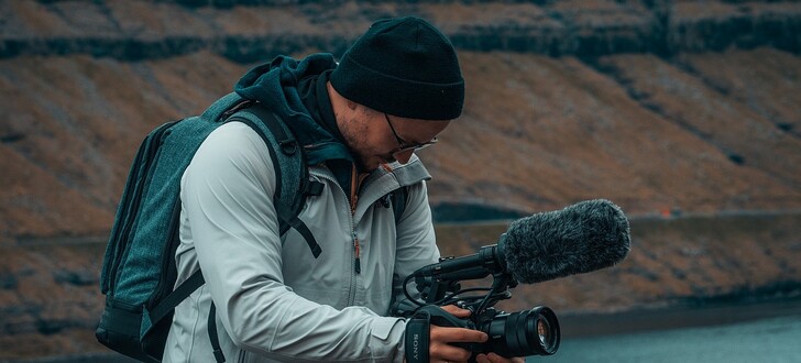 Der Fuldaer Filmemacher Carlos Viering plant eine Doku über den Tourismus auf Island und bekommt eine Filmförderung vom Land Schleswig-Holstein.