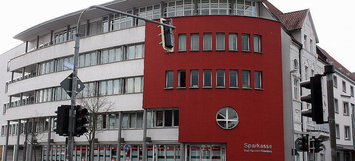 Die Sparkasse Bad Hersfeld-Rotenburg und deren Vorstandsmitglied Gerhard Heß gehen künftig getrennte Wege.