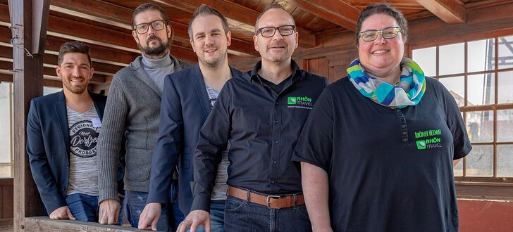 Team von "Meine Dorfzeile", "Rhöner Heimat" und Björn Leist, Betreiber der "Rhöner Botschaft" (2.v.l)