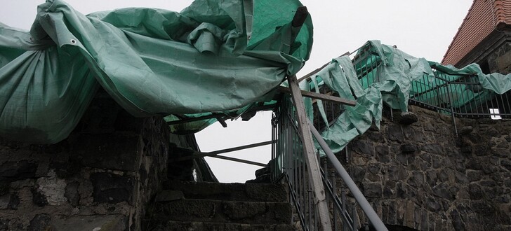 Das Ulrichsteiner Wahrzeichen, die Burgruine auf dem Schlossberg, ist nun schon über zwei Jahren großflächig abgesperrt.