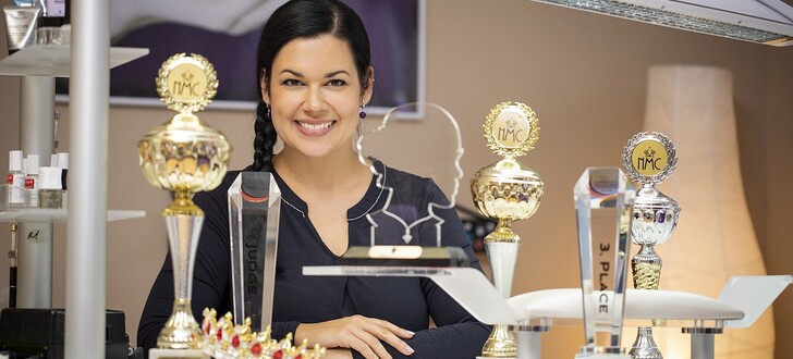 Preisdekoriert: Die Bad Hersfelderin Corinna Barthel (34) zählt zu den besten Nagelstylistinnen Deutschlands.